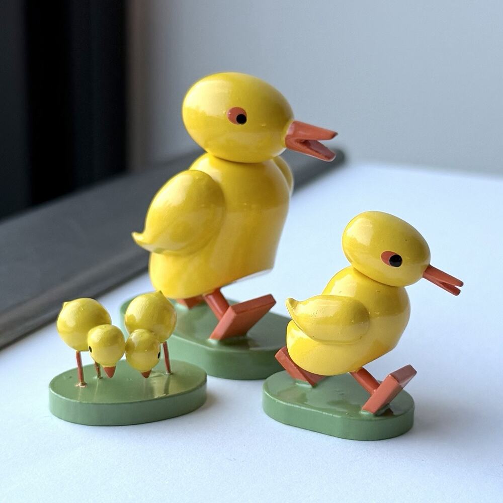 Wendt & Kuhn Carved Wood Duck & Tiny Chicks Erzgebirge W.u.K.. #2